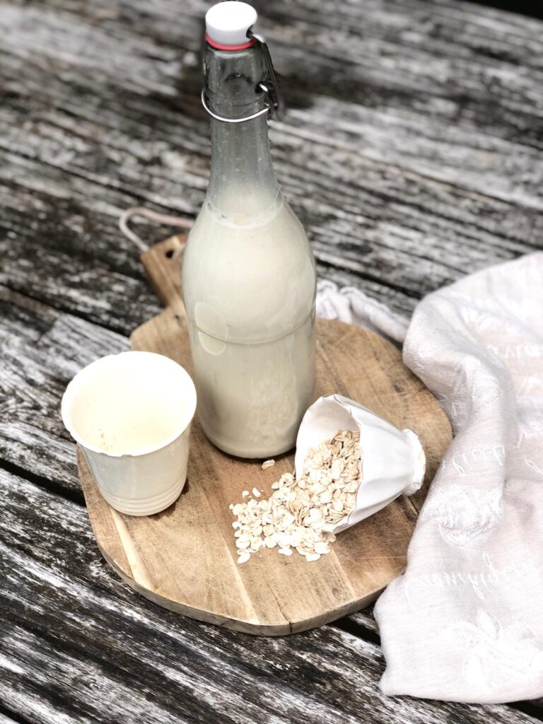 easy recipe to make your own oat milk | www.emmawouterson.com